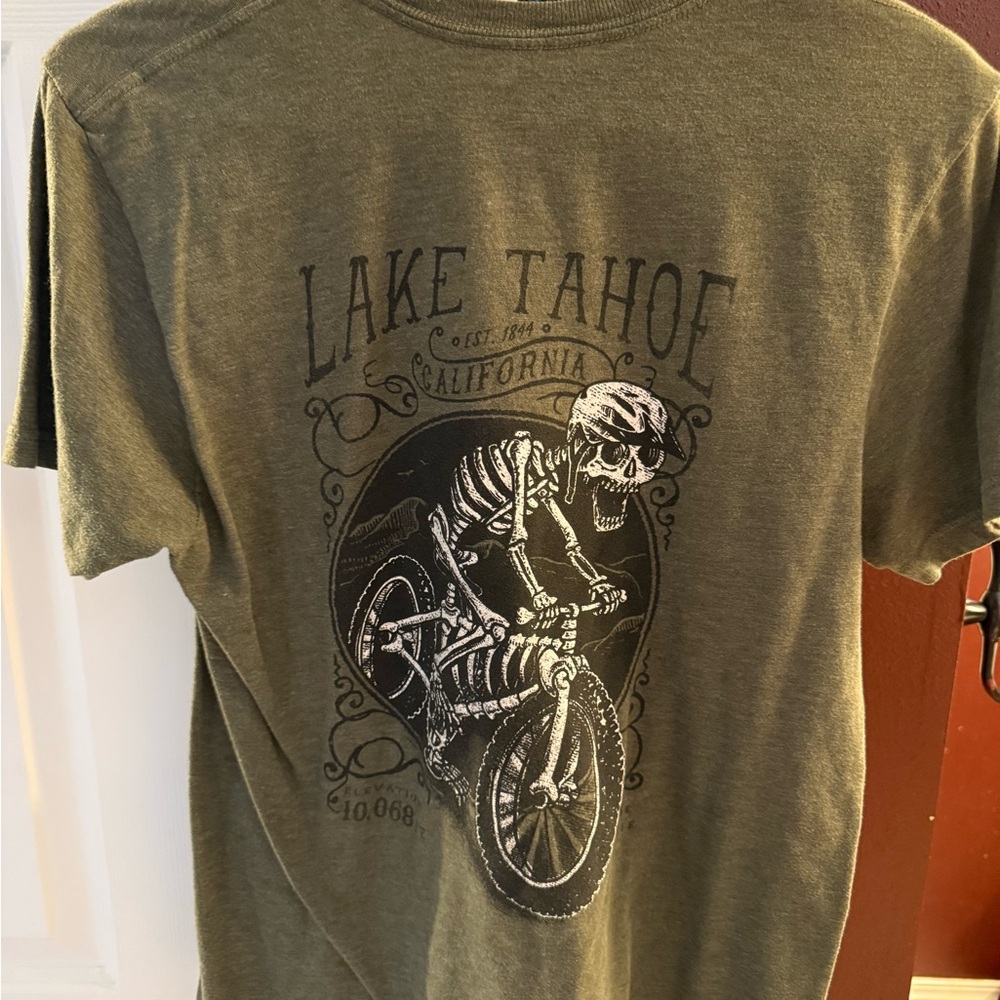 Lake Tahoe Graphic Men's T-Shirt - Olive Green